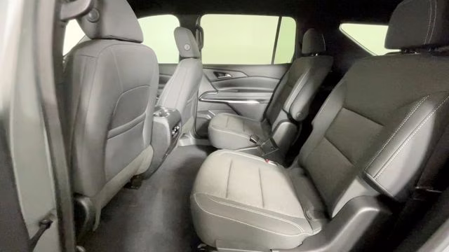 2024 Sterling Gray Metallic Chevrolet Traverse LT FWD SUV