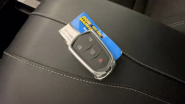 2024 Sterling Gray Metallic Chevrolet Traverse LT FWD SUV
