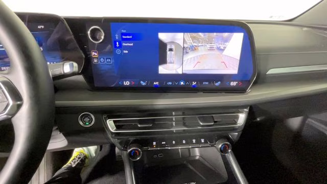 2024 Sterling Gray Metallic Chevrolet Traverse LT FWD SUV