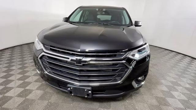2020 Mosaic Black Metallic Chevrolet Traverse LT AWD SUV
