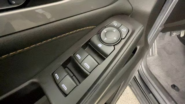 2020 Mosaic Black Metallic Chevrolet Traverse LT AWD SUV