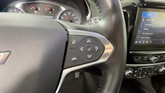 2020 Mosaic Black Metallic Chevrolet Traverse LT AWD SUV