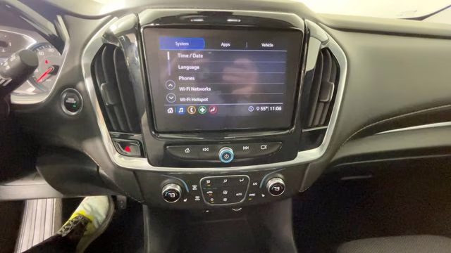 2020 Mosaic Black Metallic Chevrolet Traverse LT AWD SUV