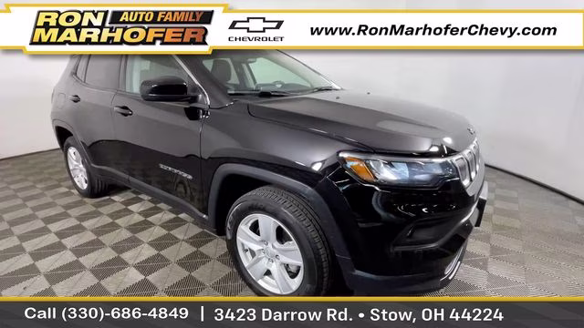 2022 Diamond Black Crystal Pearlcoat Jeep Compass Latitude 4X4 SUV