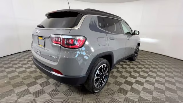 2022 Sting-Gray Clearcoat Jeep Compass Limited 4X4 SUV
