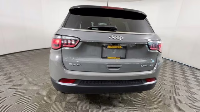 2022 Sting-Gray Clearcoat Jeep Compass Limited 4X4 SUV