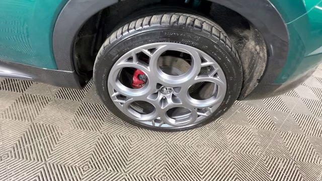 2024 Verde Fangio Tri-Coat Alfa Romeo Tonale Veloce AWD SUV