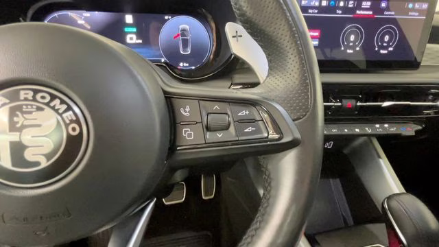 2024 Verde Fangio Tri-Coat Alfa Romeo Tonale Veloce AWD SUV