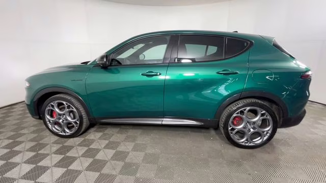 2024 Verde Fangio Tri-Coat Alfa Romeo Tonale Veloce AWD SUV