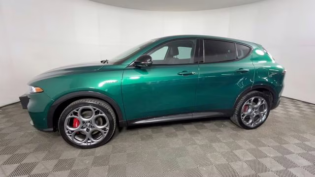 2024 Verde Fangio Tri-Coat Alfa Romeo Tonale Veloce AWD SUV