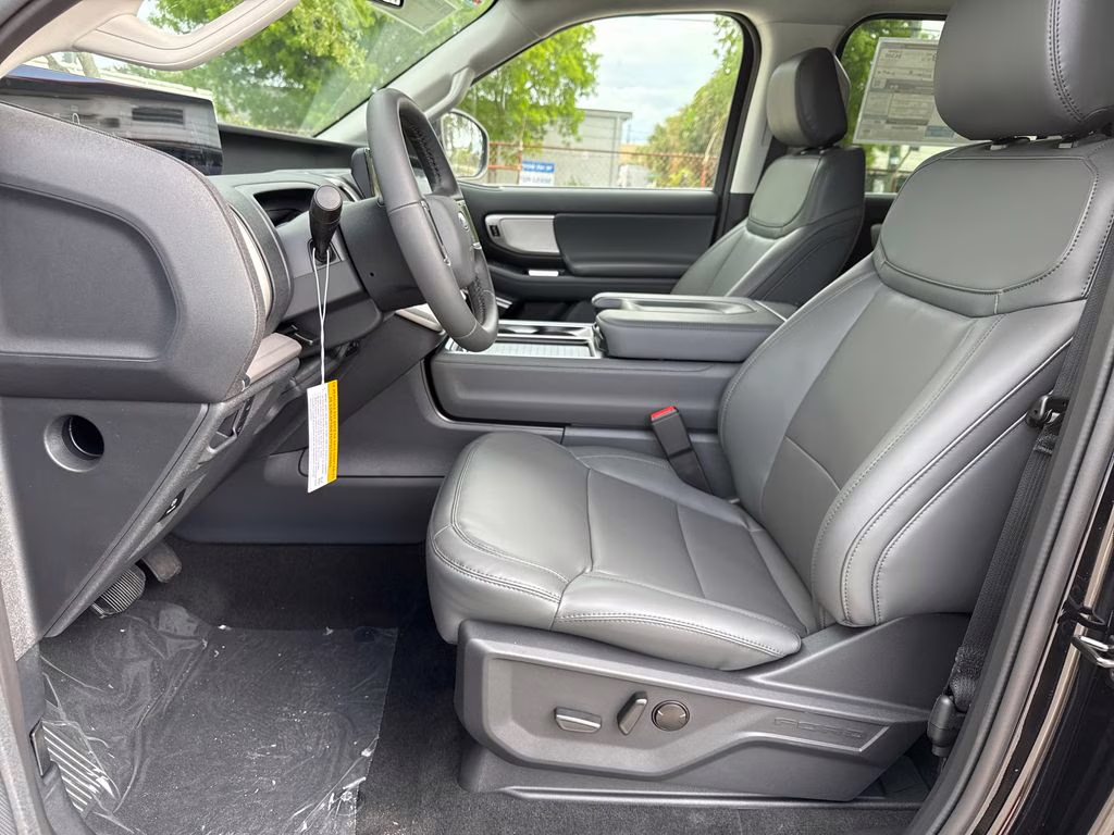 2026 Agate Black Metallic Ford Expedition Active RWD SUV