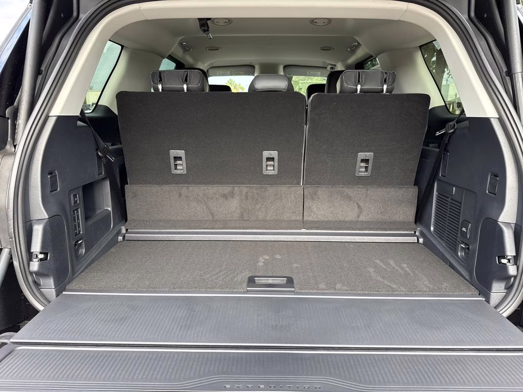 2026 Agate Black Metallic Ford Expedition Active RWD SUV