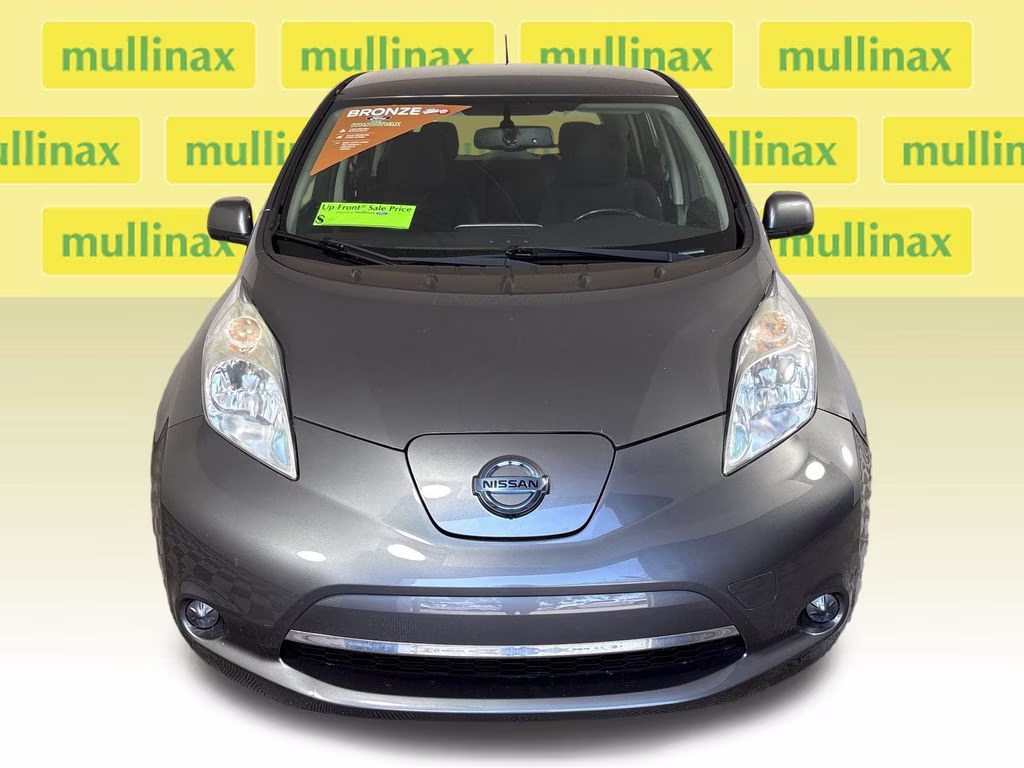2016 Gun Metallic Nissan LEAF SV FWD Hatchback