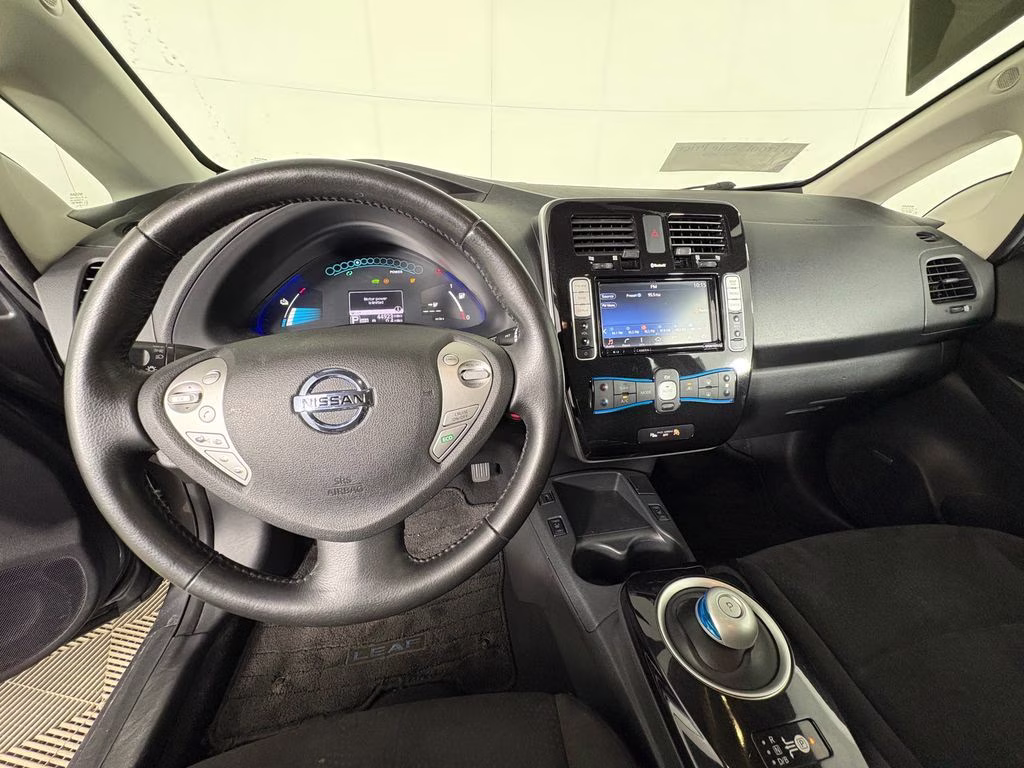 2016 Gun Metallic Nissan LEAF SV FWD Hatchback