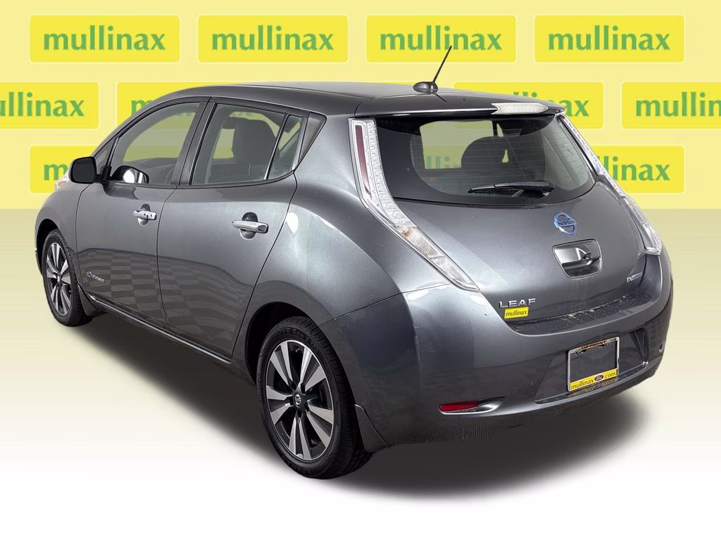 2016 Gun Metallic Nissan LEAF SV FWD Hatchback