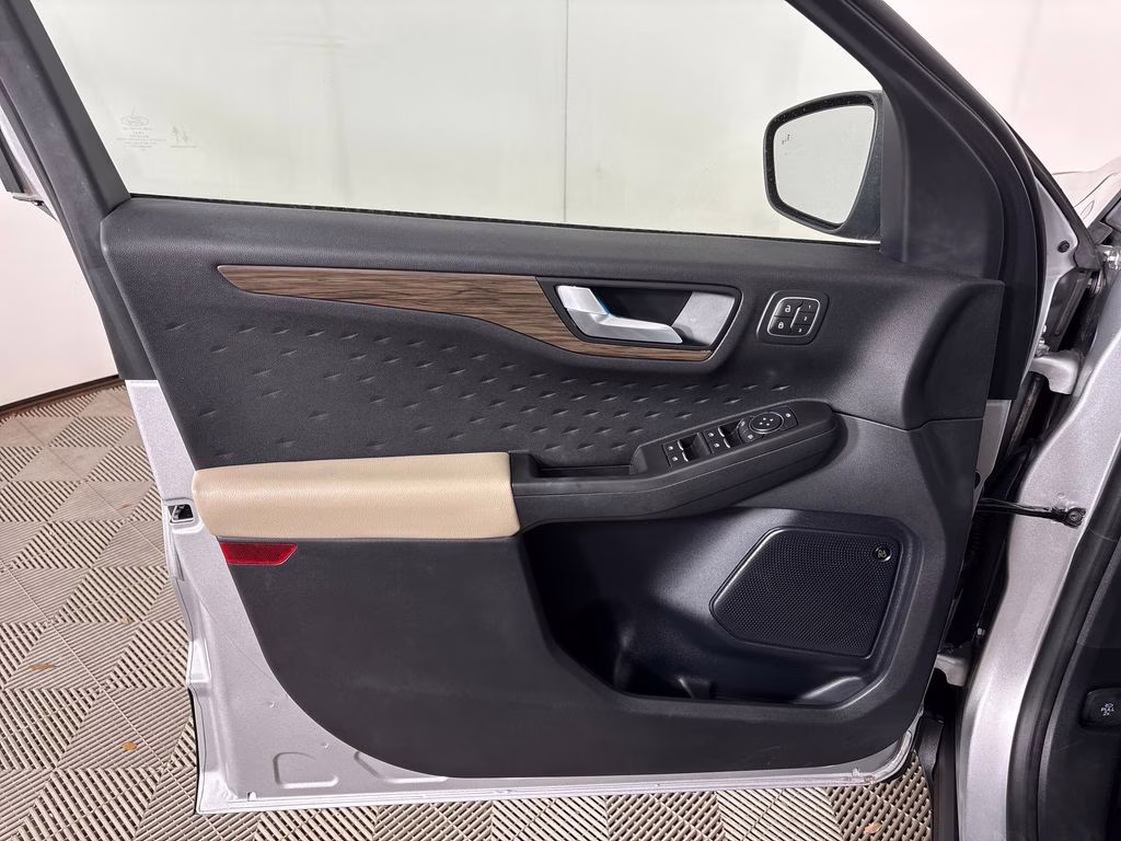 2020 Ingot Silver Ford Escape Hybrid Titanium FWD SUV