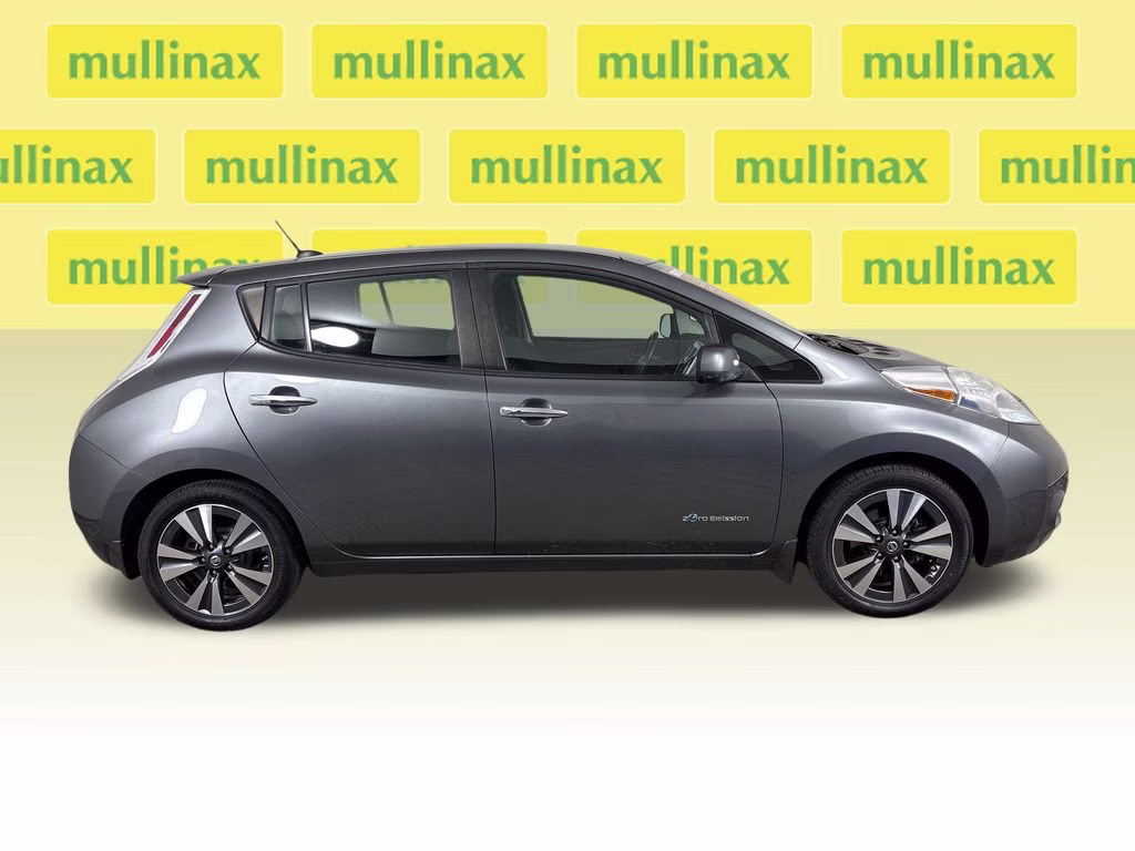 2016 Gun Metallic Nissan LEAF SV FWD Hatchback