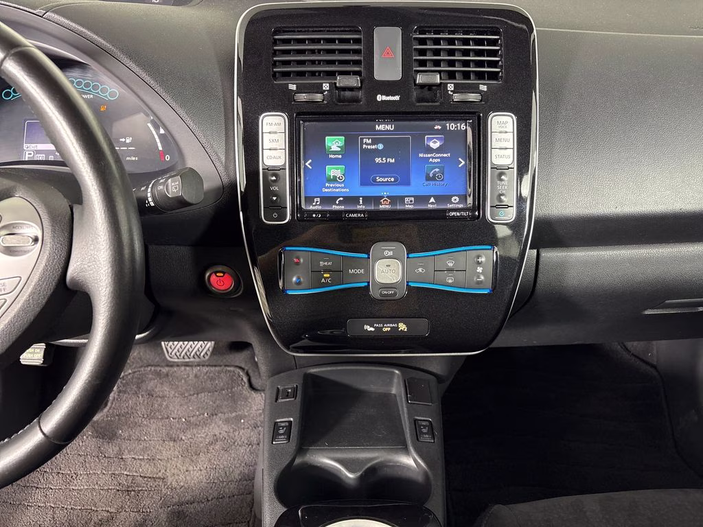 2016 Gun Metallic Nissan LEAF SV FWD Hatchback