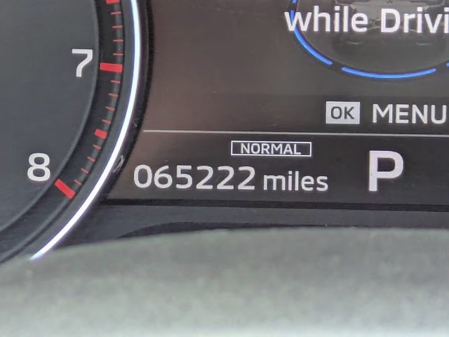 2024 Cosmic Blue Metallic Mitsubishi Outlander SE FWD SUV