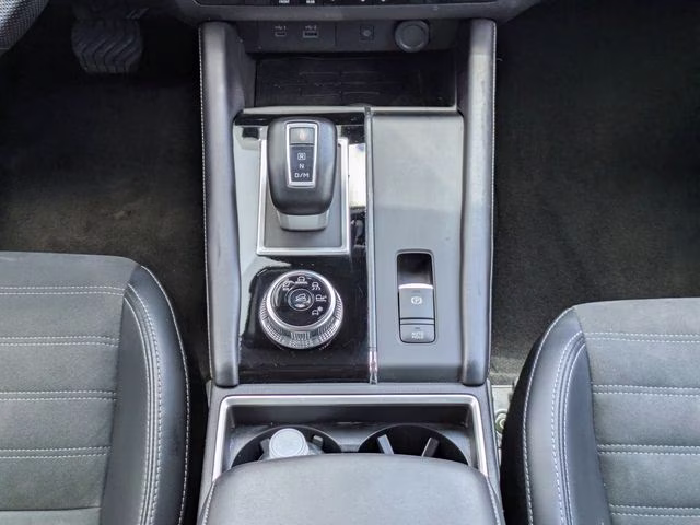 2024 Cosmic Blue Metallic Mitsubishi Outlander SE FWD SUV
