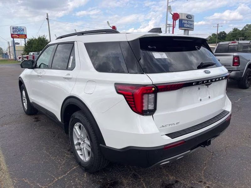 2026 Star White Metallic Tri-Coat Ford Explorer Active w/200A Pkg RWD SUV