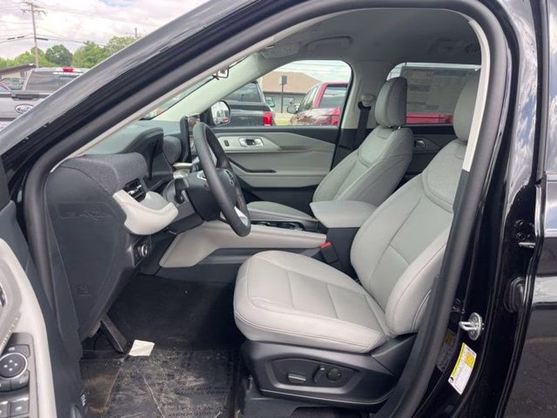 2026 Agate Black Metallic Ford Explorer Active w/200A Pkg RWD SUV