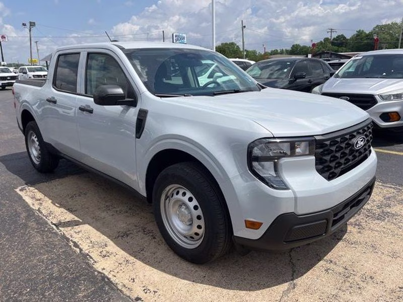 2026 Space White Metallic Ford Maverick XL FWD Truck