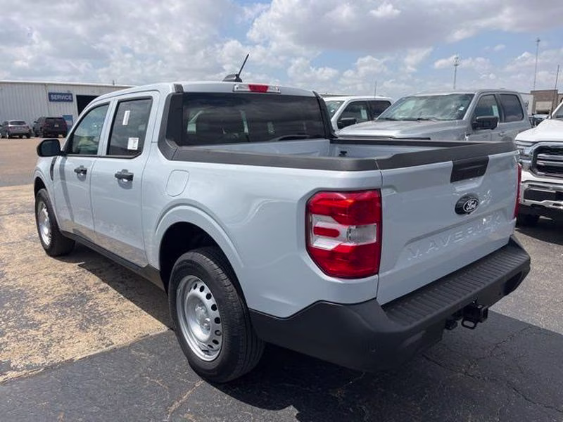 2026 Space White Metallic Ford Maverick XL FWD Truck