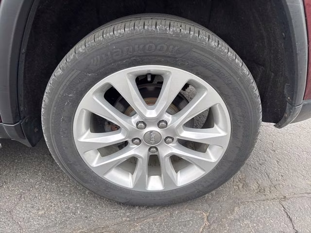 2017 Velvet Red Pearlcoat Jeep Grand Cherokee Limited 4X4 SUV