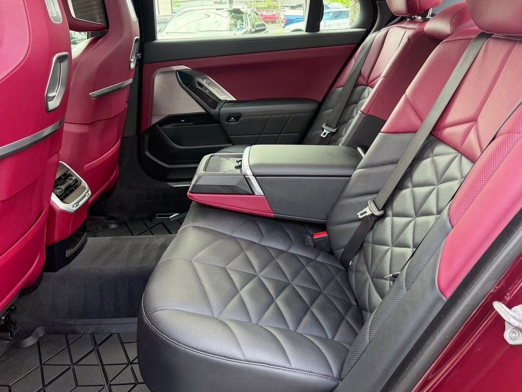 2023 Aventurin Red Metallic BMW 7 Series 740i RWD Sedan
