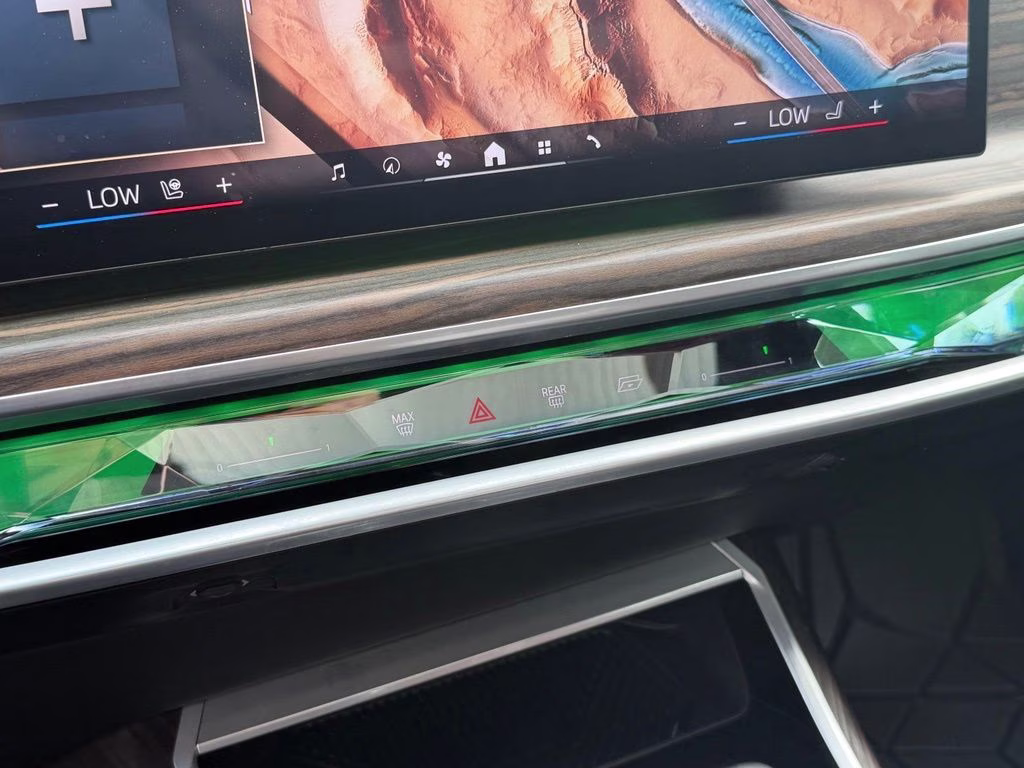 2023 Aventurin Red Metallic BMW 7 Series 740i RWD Sedan