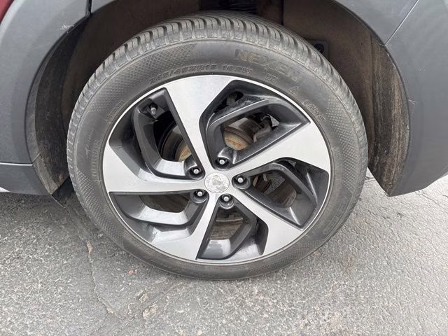 2018 Ruby Wine Hyundai Tucson Limited AWD SUV