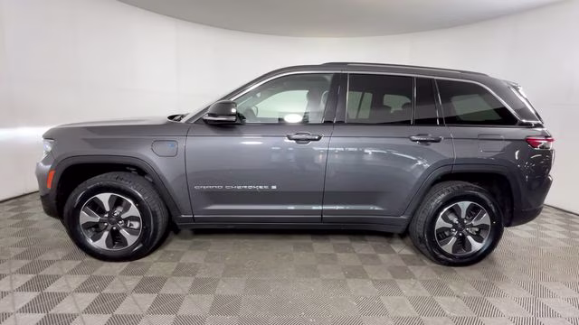 2022 Baltic Gray Metallic Clearcoat Jeep Grand Cherokee 4xe 4X4 SUV