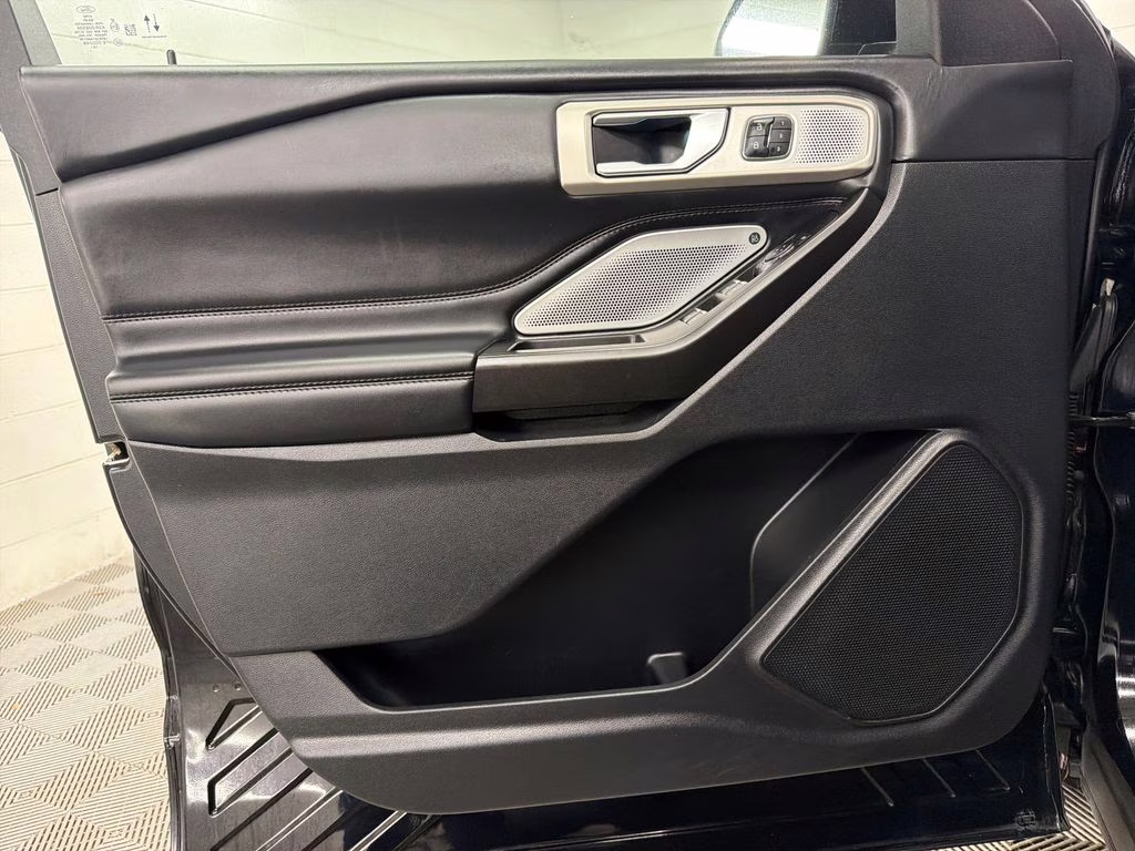 2020 Agate Black Metallic Ford Explorer Platinum 4X4 SUV