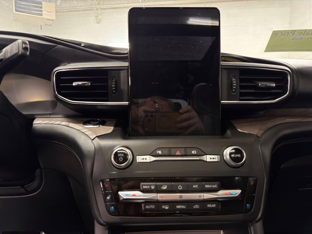 2020 Agate Black Metallic Ford Explorer Platinum 4X4 SUV