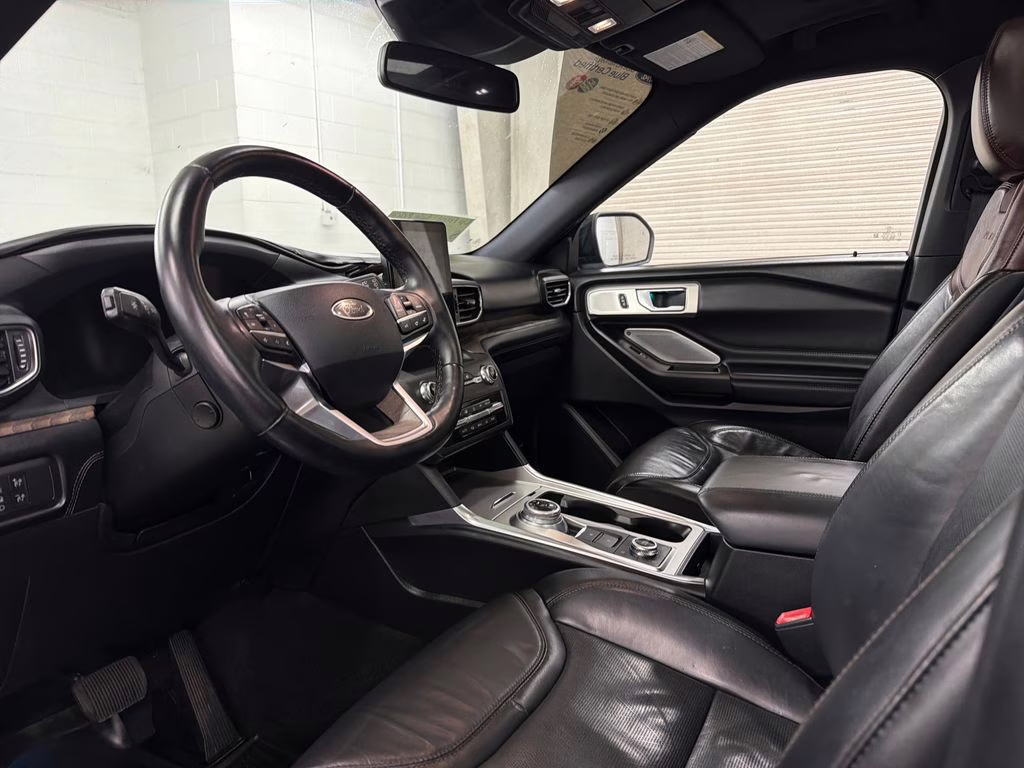 2020 Agate Black Metallic Ford Explorer Platinum 4X4 SUV