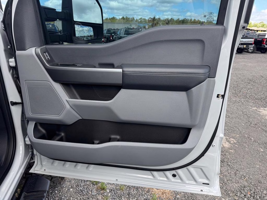 2026 Avalanche Ford Super Duty F-250 SRW XL STX DIESEL (LVL/37s) 4X4 Truck