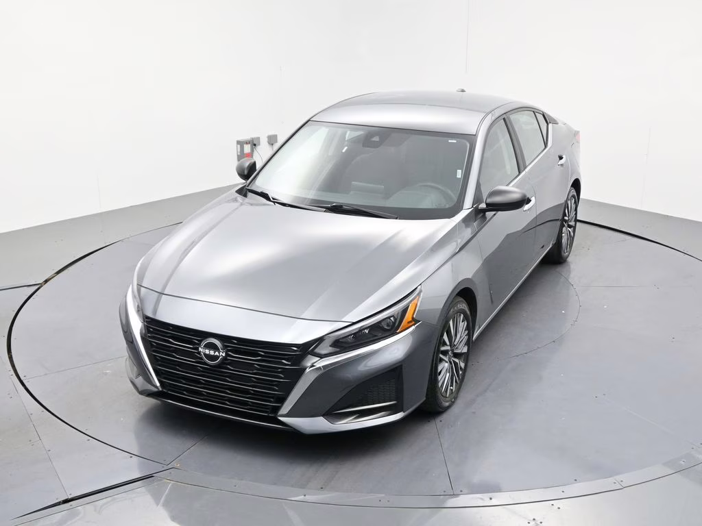 2025 Gun Metallic Nissan Altima 2.5 SV FWD Sedan