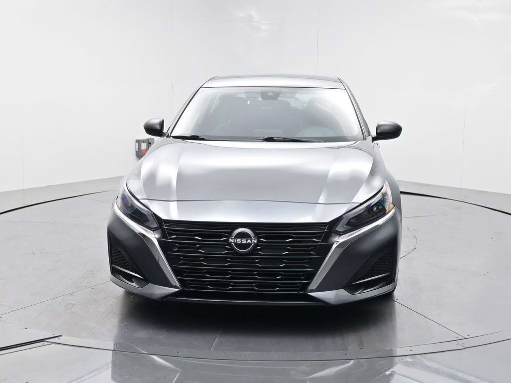 2025 Gun Metallic Nissan Altima 2.5 SV FWD Sedan