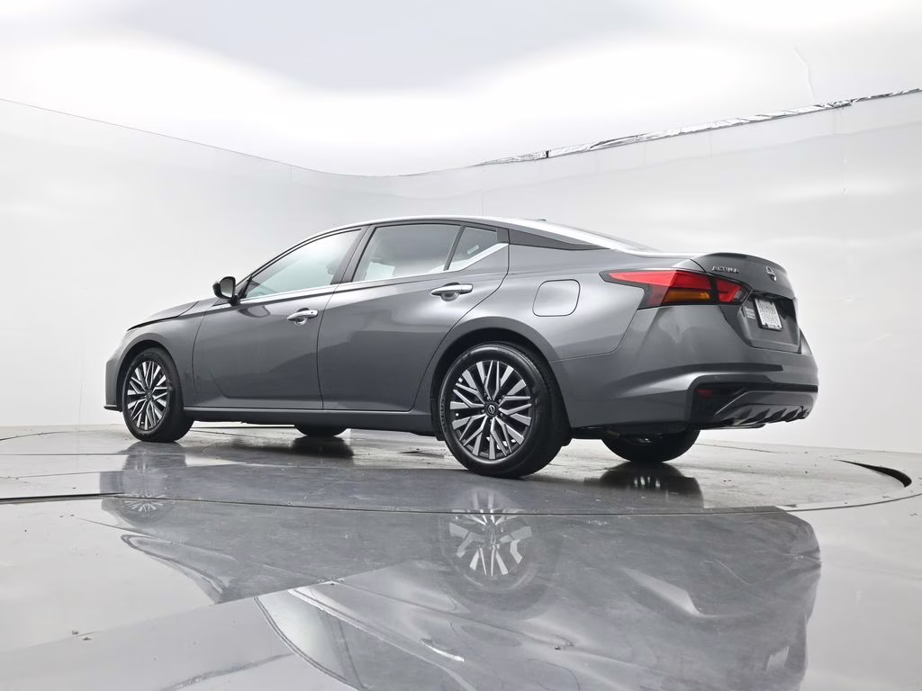 2025 Gun Metallic Nissan Altima 2.5 SV FWD Sedan