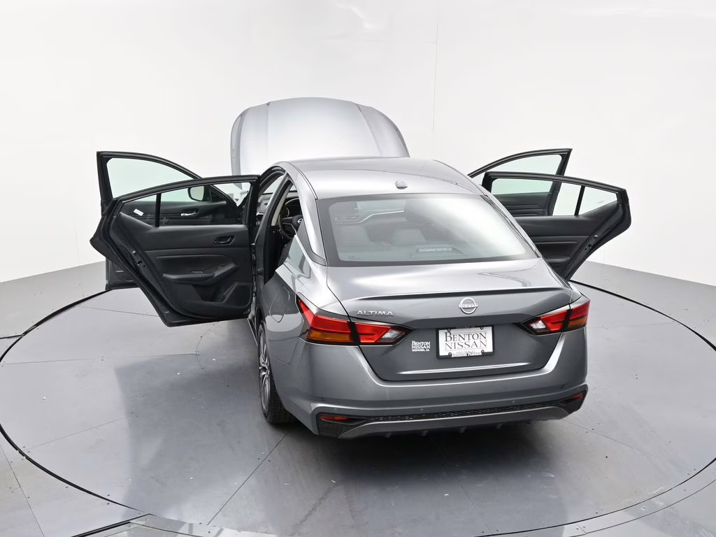 2025 Gun Metallic Nissan Altima 2.5 SV FWD Sedan