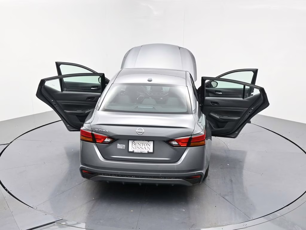 2025 Gun Metallic Nissan Altima 2.5 SV FWD Sedan