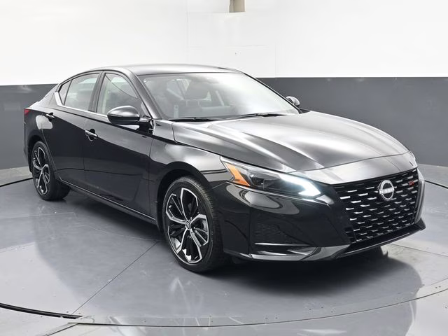 2026 Super Black Clearcoat Nissan Altima 2.5 SR FWD Sedan