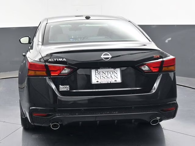 2026 Super Black Clearcoat Nissan Altima 2.5 SR FWD Sedan