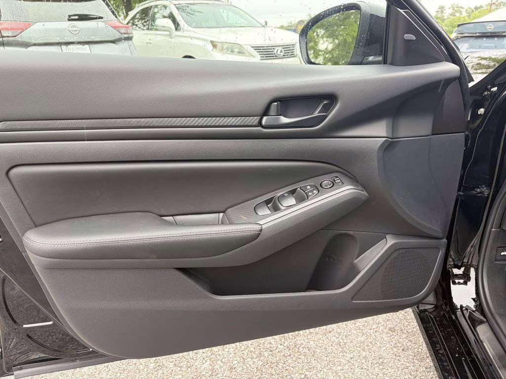 2026 Super Black Clearcoat Nissan Altima 2.5 SV FWD Sedan
