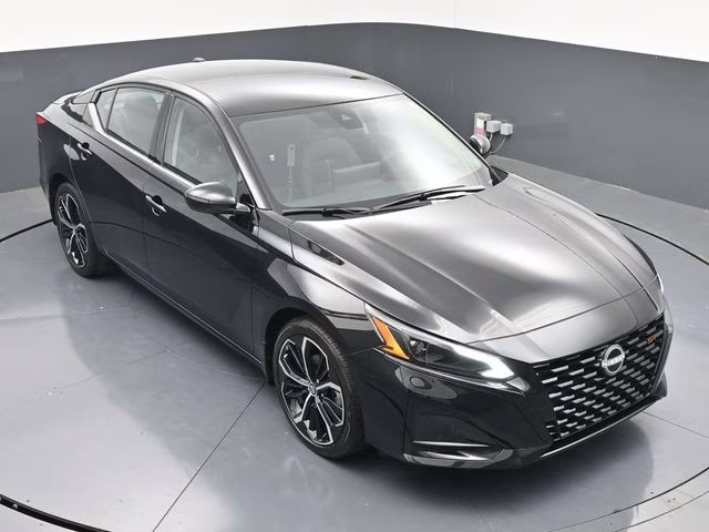 2026 Super Black Clearcoat Nissan Altima 2.5 SR FWD Sedan