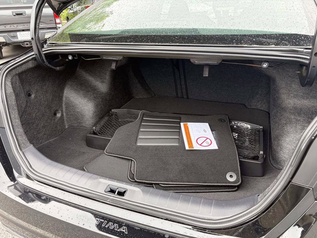 2026 Super Black Clearcoat Nissan Altima 2.5 SV FWD Sedan