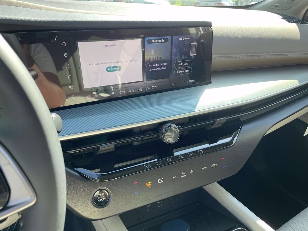 2026 Everest White Pearl/Black Nissan Murano Platinum AWD SUV