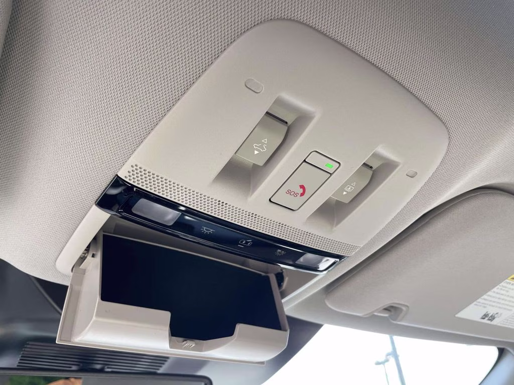 2026 Everest White Pearl/Black Nissan Murano Platinum AWD SUV