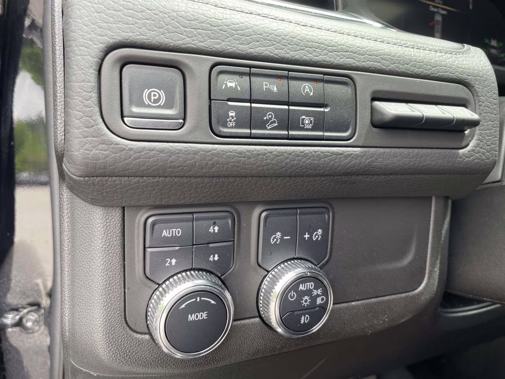 2024 Onyx Black GMC Yukon XL Denali 4X4 SUV